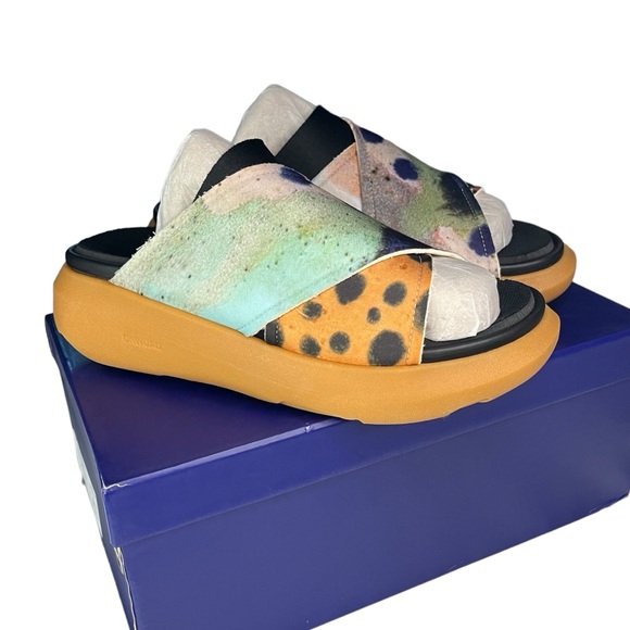 Onwuad x Benny Co The Kris Slide - Picture 2 of 6